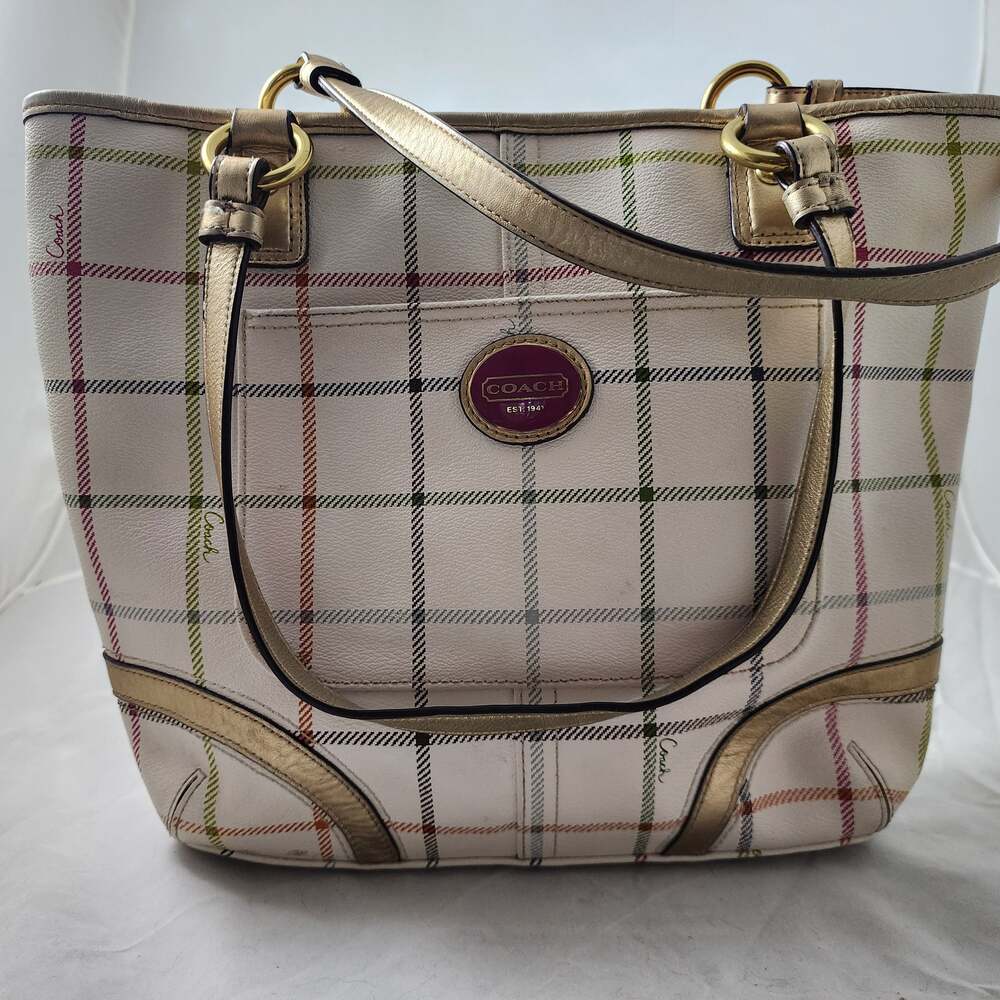Coach Peyton Signature Zip Top Handbag F28365 With A Coach Wallet